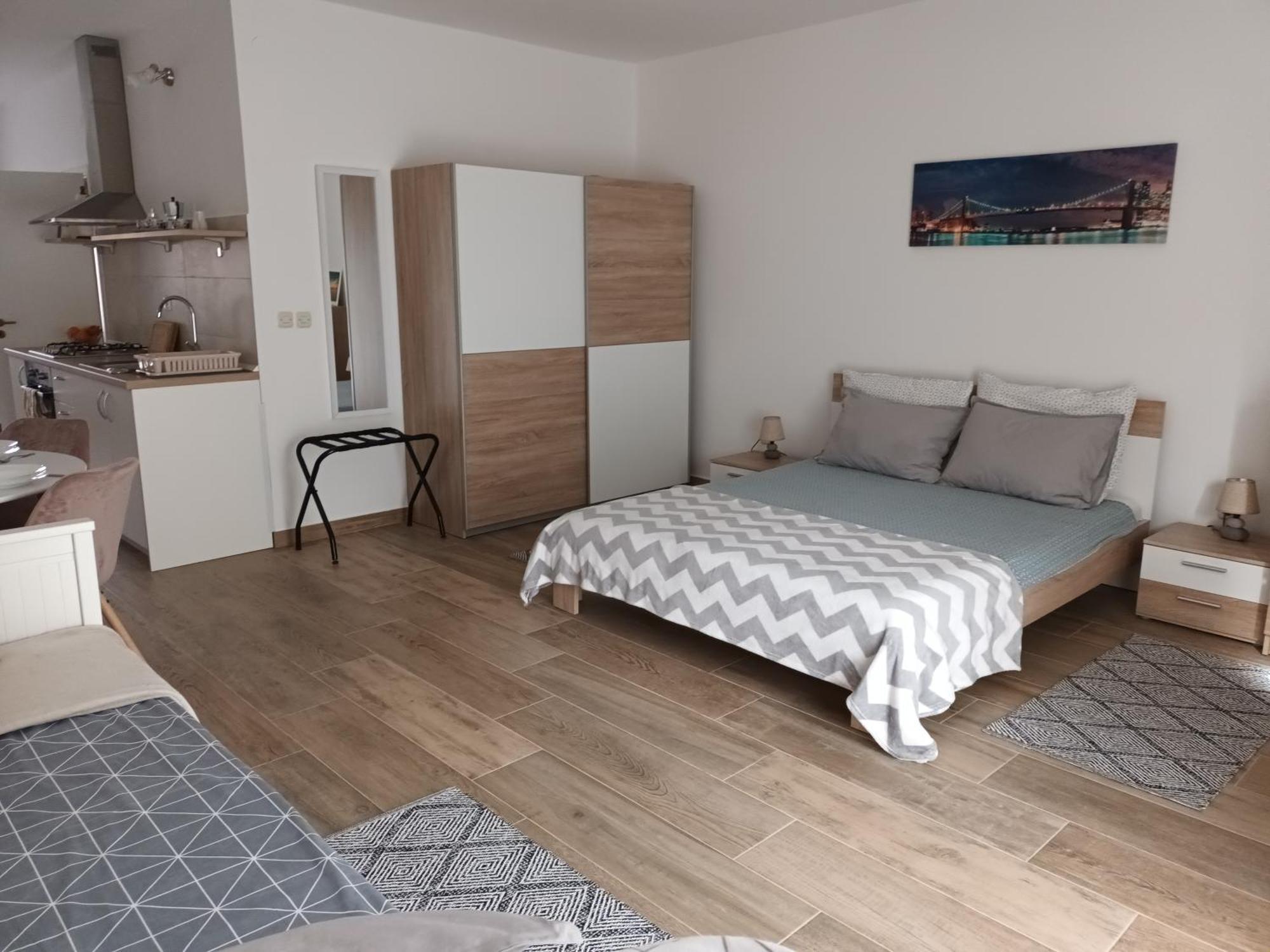 Studio Apartman Dori Pula Exterior foto